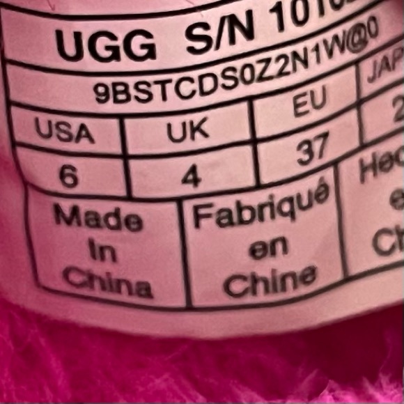 UGG Classic Mini II Boot - Picture 7 of 7